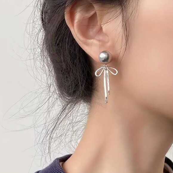 Private Label Jewelry - NEW Tabitha Tahitian Pearl Silver Bow Drop Earrings